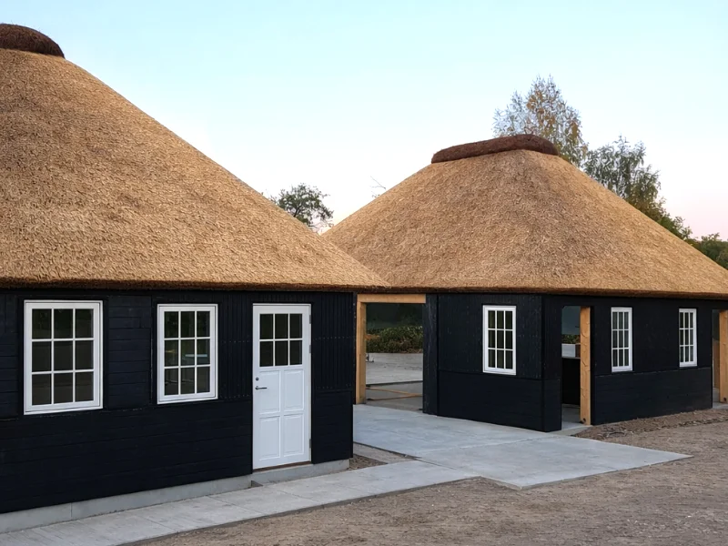Thatched roof craftsmanship