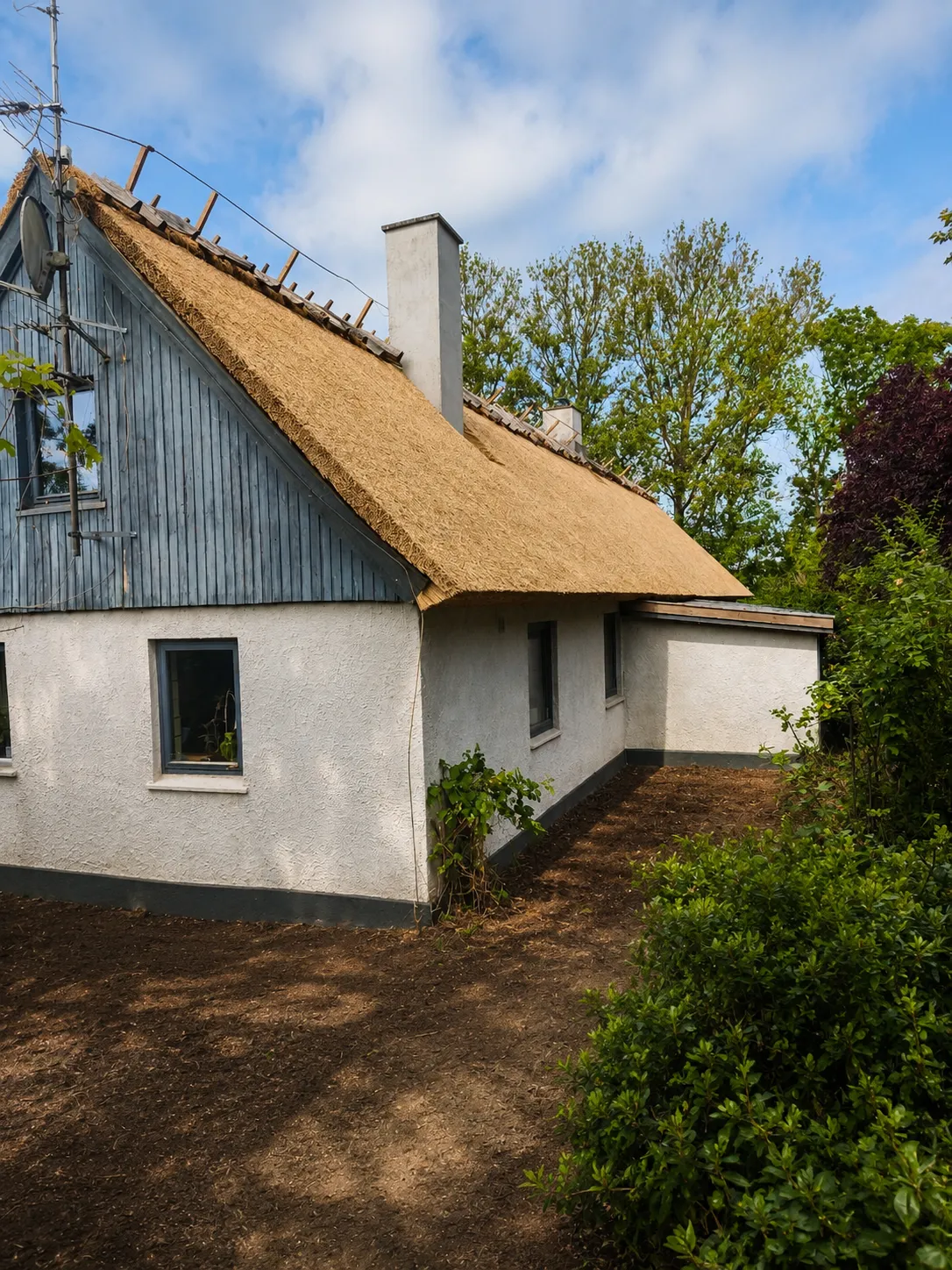 Renewed Thatched Roof Nearing Completion – NorthReed Project